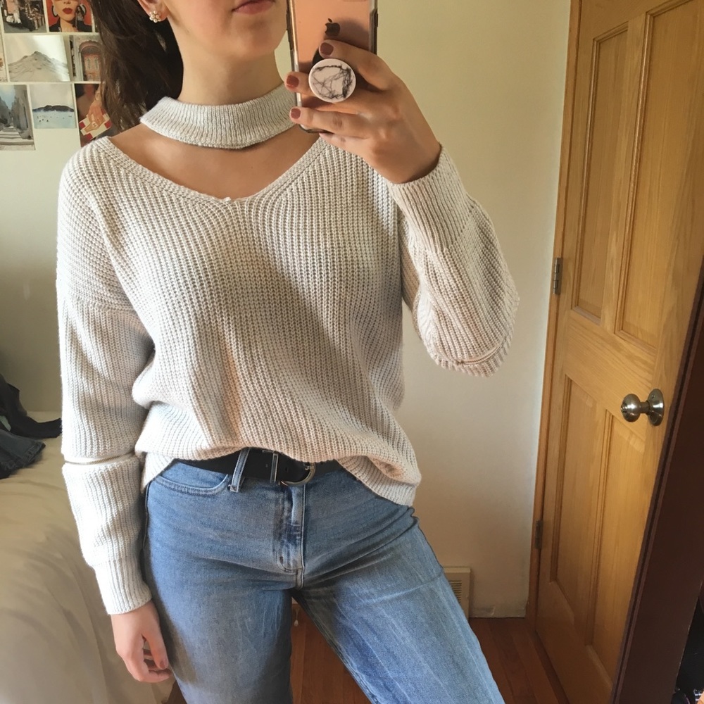 Cut-out Choker Sweater